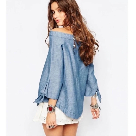 Free People off shoulder linen blend blue chambray top. Size Small. - Picture 4 of 9